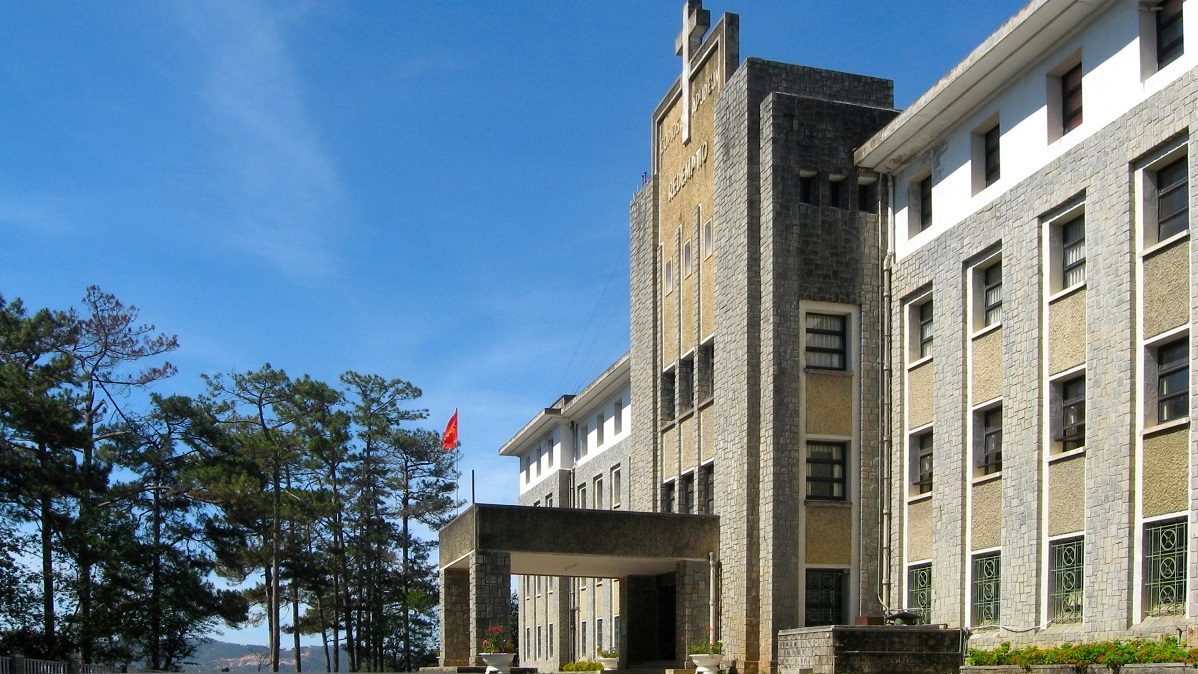 Không gian bên trong Phân viện Sinh học Đà Lạt bỏ hoang